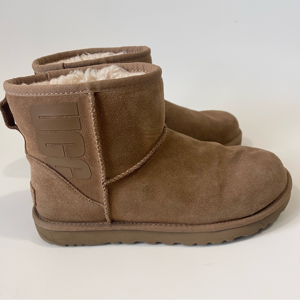 UGG Classic Mini Rubber Logo Boot Size 8